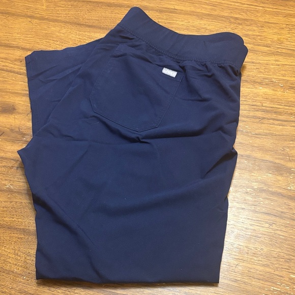 Figs women’s wide leg high waisted - Picture 3 of 3